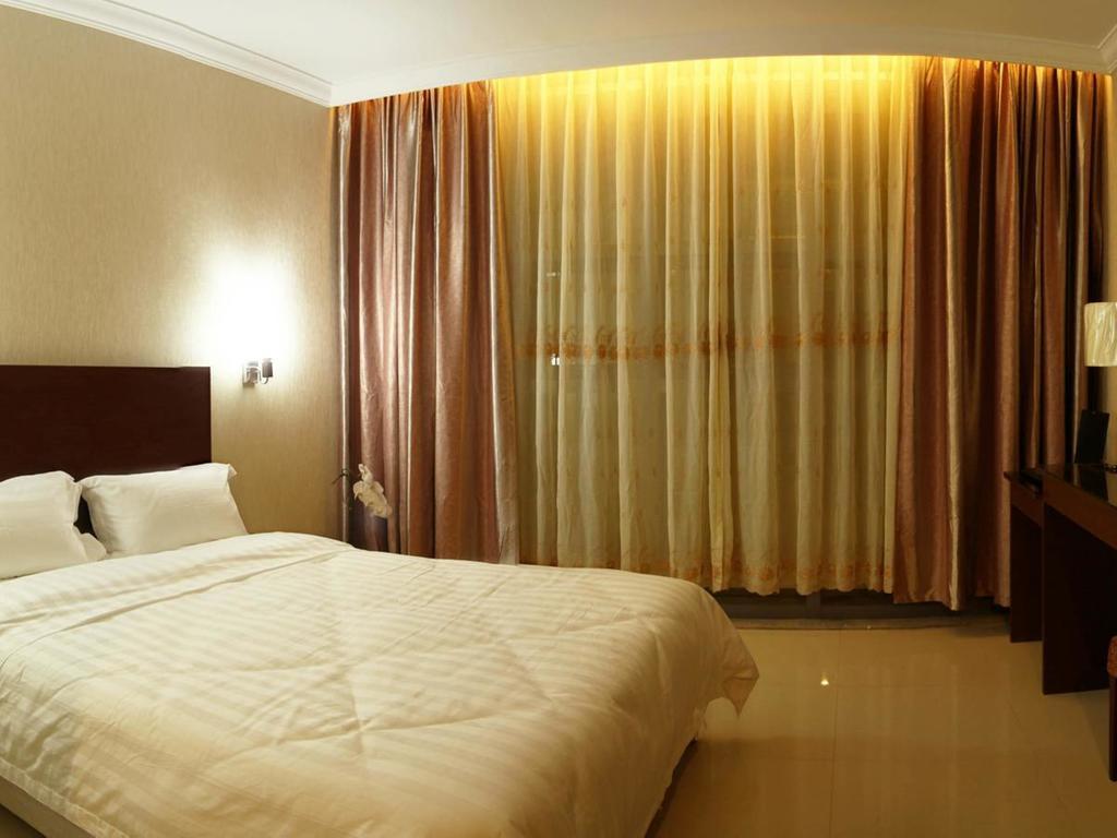 Baguio Crown Legacy Hotel Baguio City Chambre photo