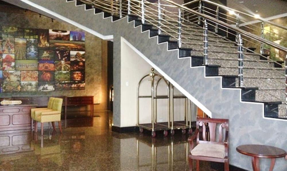 Baguio Crown Legacy Hotel Baguio City Extérieur photo